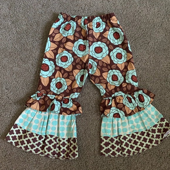 Floral Patterned Ruffle Pants - Picture 2 of 7